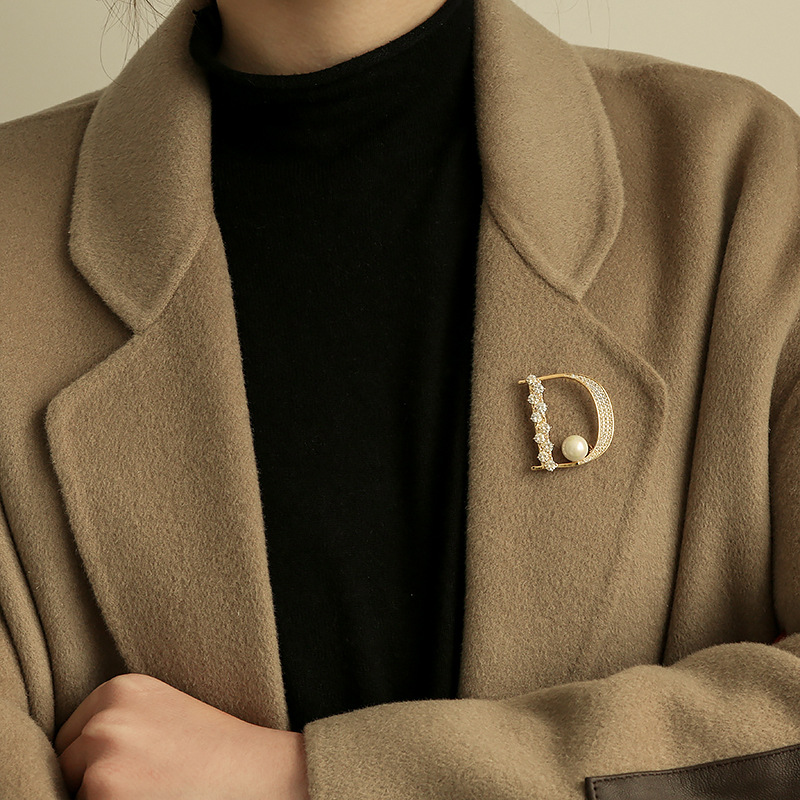 Luxury Rhinestone Letter D Bro – Embroidery Letter M recenzja i cena