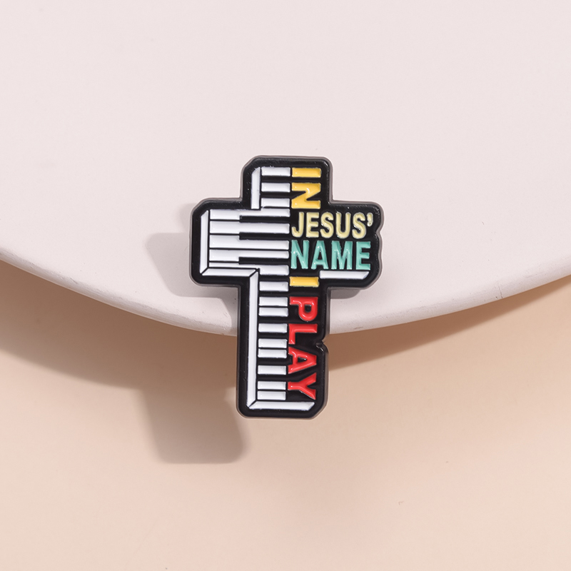 In Jesus Name I Play Enamel Pi – Embroidery Letter M recenzja i cena