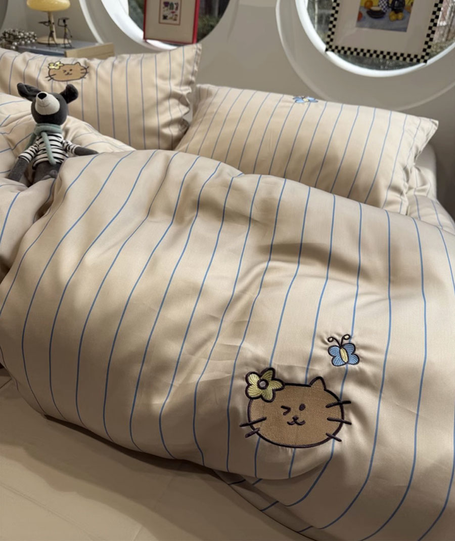 cute embroidery cat butterfly  – Embroidery Quilt Cover recenzja i cena